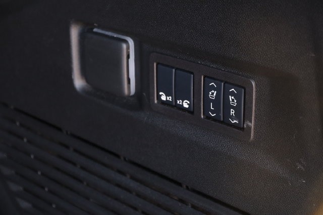 Chevrolet Tahoe Vehicle Full-screen Gallery Image 8