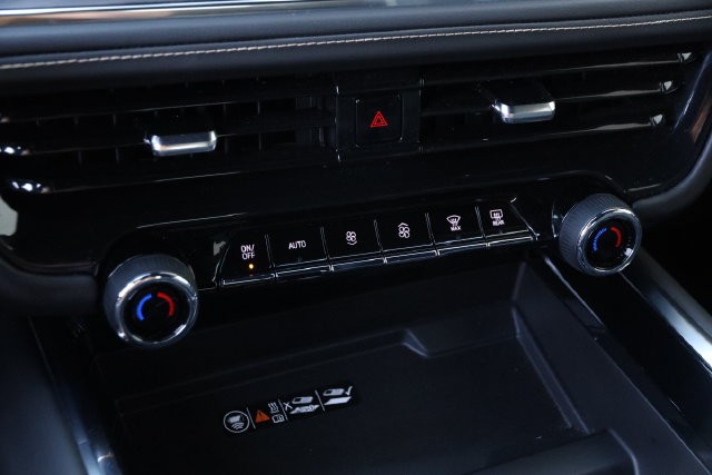Chevrolet Tahoe Vehicle Full-screen Gallery Image 21