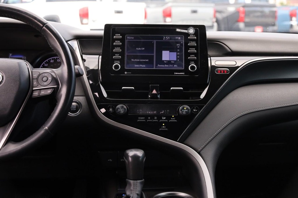 Toyota Camry Vehicle Full-screen Gallery Image 25