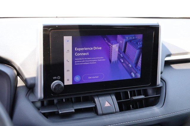 Toyota RAV4 Vehicle Full-screen Gallery Image 15