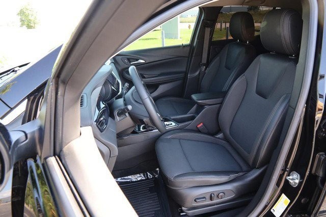 Buick Encore GX Vehicle Image 09