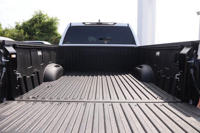Toyota Tundra 4WD Vehicle Image 07