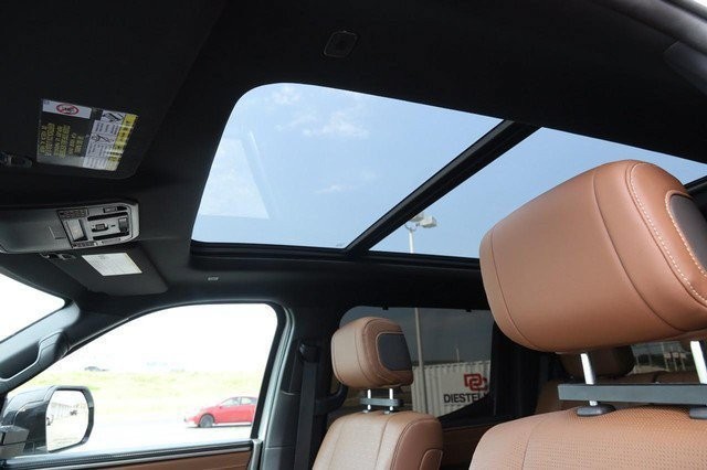 Toyota Tundra 4WD Vehicle Image 10