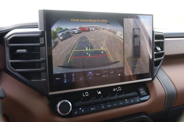 Toyota Tundra 4WD Vehicle Image 18