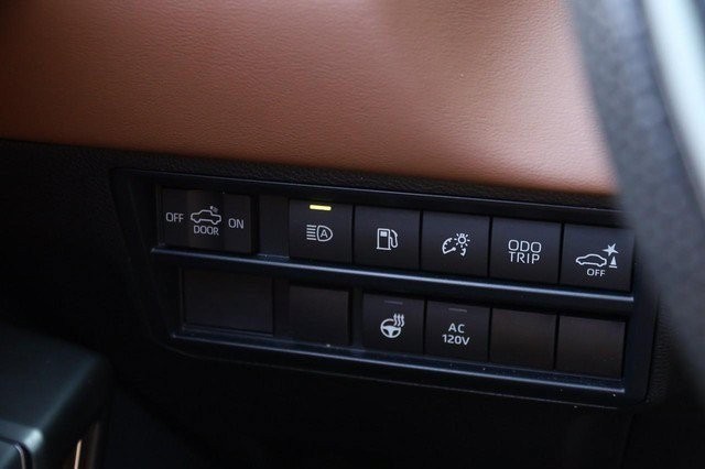 Toyota Tundra 4WD Vehicle Image 22