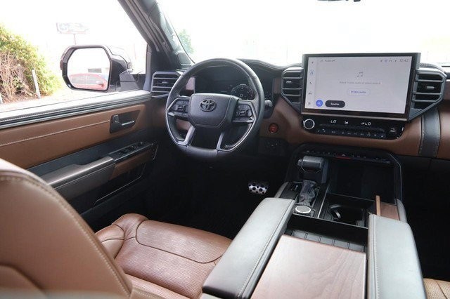 Toyota Tundra 4WD Vehicle Image 24