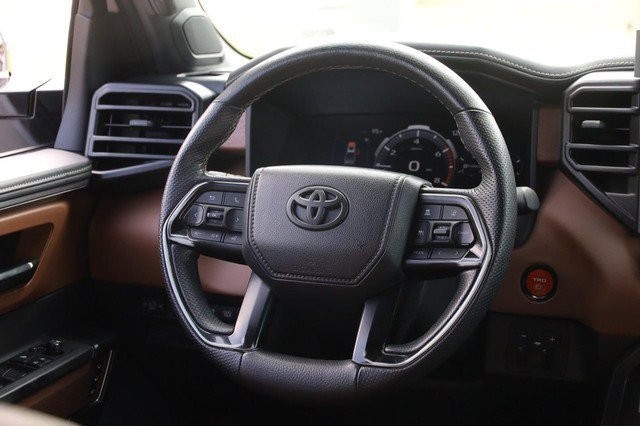 Toyota Tundra 4WD Vehicle Image 25