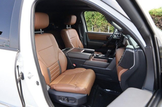 Toyota Tundra 4WD Vehicle Image 28