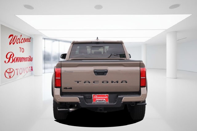 Toyota Tacoma 4WD Vehicle Full-screen Gallery Image 6