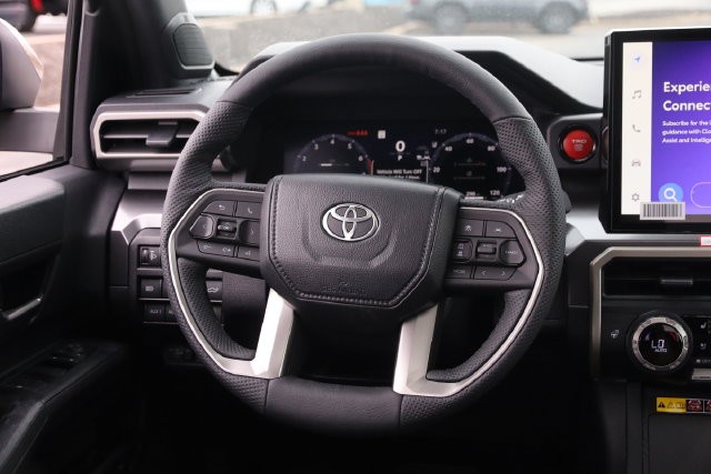 Toyota Tacoma 4WD Vehicle Full-screen Gallery Image 9