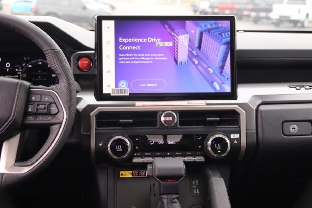 Toyota Tacoma 4WD Vehicle Full-screen Gallery Image 10