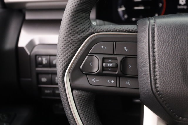 Toyota Tacoma 4WD Vehicle Full-screen Gallery Image 25