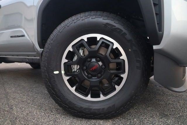 Toyota Tacoma 4WD Vehicle Image 02