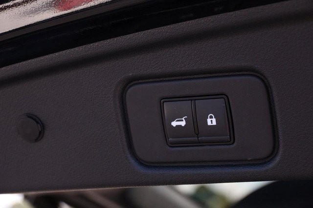 Nissan Pathfinder Vehicle Full-screen Gallery Image 8