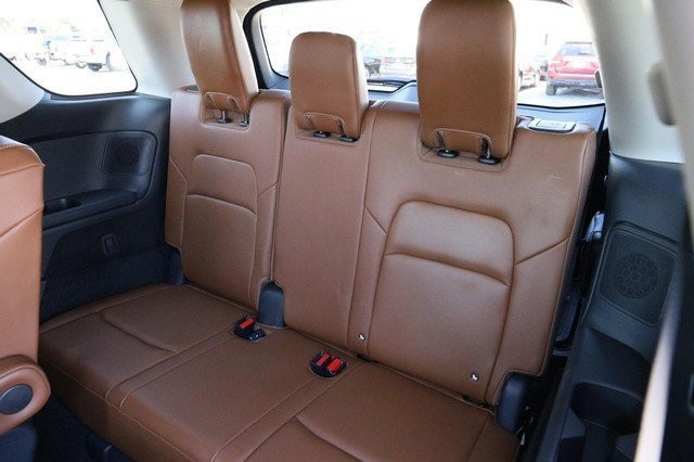 Nissan Pathfinder Vehicle Full-screen Gallery Image 12
