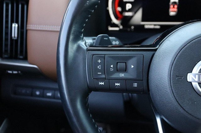 Nissan Pathfinder Vehicle Full-screen Gallery Image 14