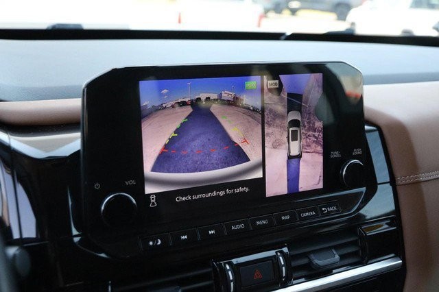 Nissan Pathfinder Vehicle Full-screen Gallery Image 20