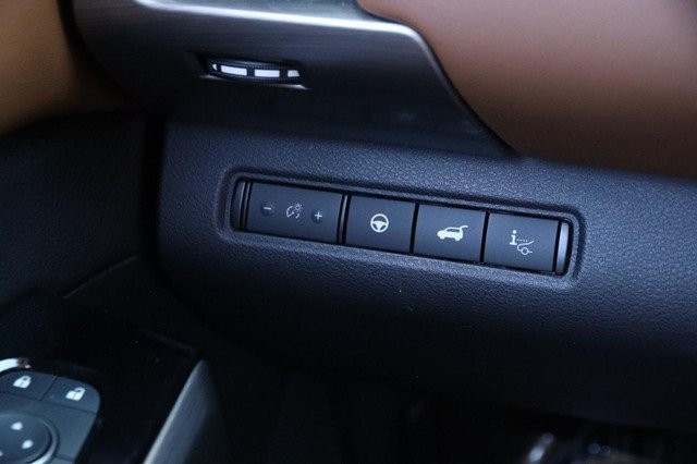 Nissan Pathfinder Vehicle Full-screen Gallery Image 23