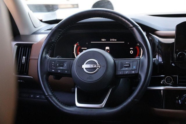 Nissan Pathfinder Vehicle Full-screen Gallery Image 26