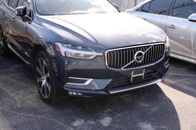 Volvo XC60 Vehicle Full-screen Gallery Image 2