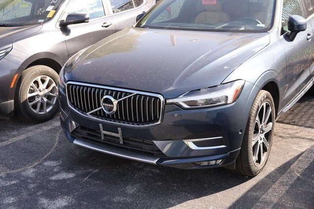Volvo XC60 Vehicle Full-screen Gallery Image 5