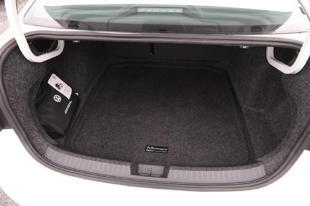 Volkswagen Jetta Vehicle Image 07