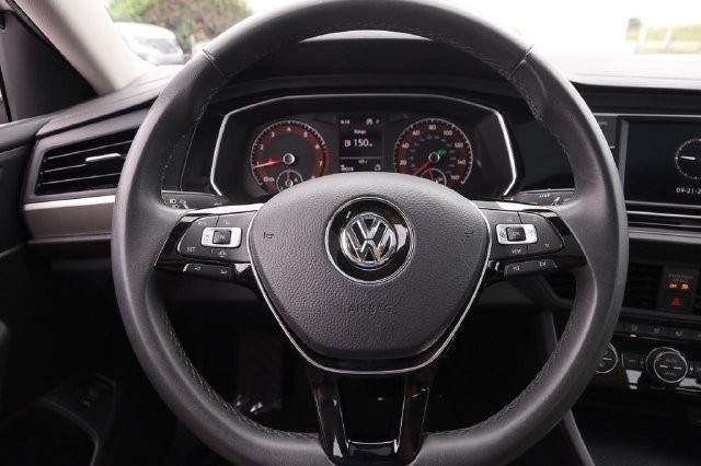 Volkswagen Jetta Vehicle Image 11