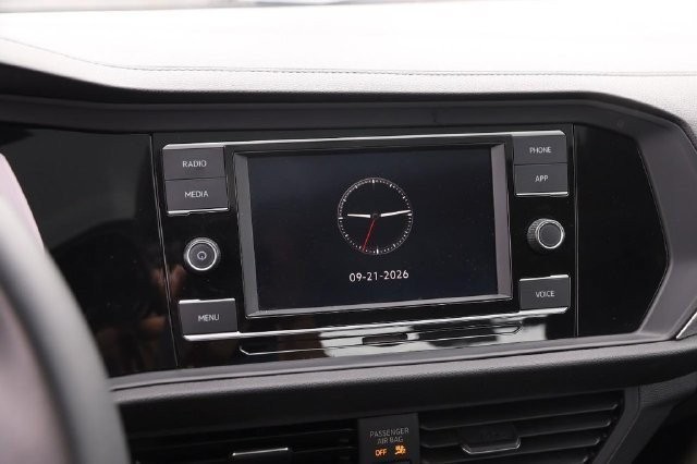 Volkswagen Jetta Vehicle Image 16