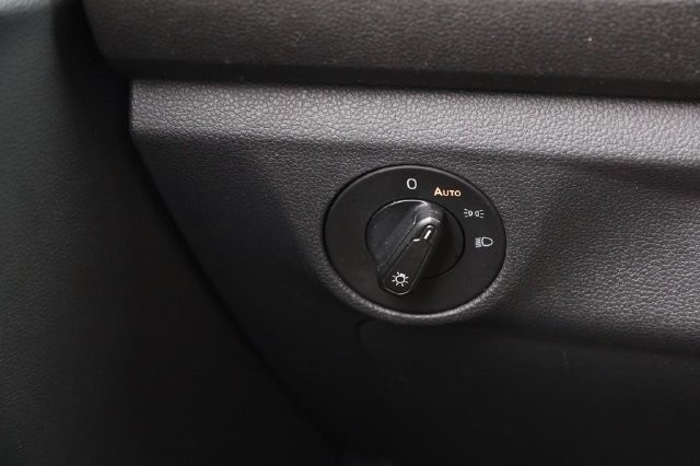 Volkswagen Jetta Vehicle Image 21