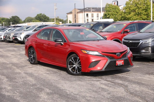 Toyota Camry Vehicle Full-screen Gallery Image 2