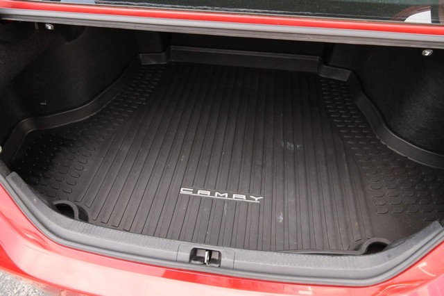Toyota Camry Vehicle Full-screen Gallery Image 7