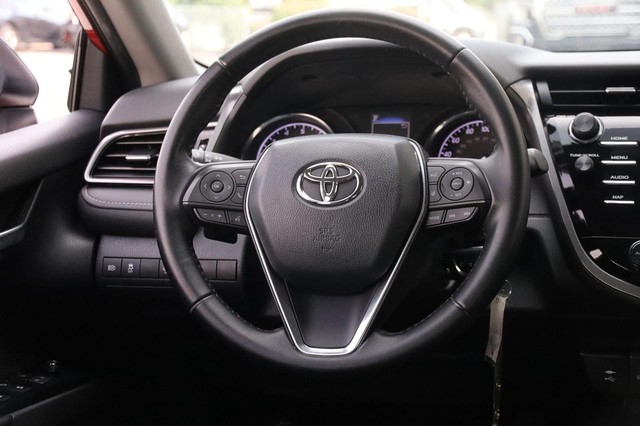 Toyota Camry Vehicle Full-screen Gallery Image 22