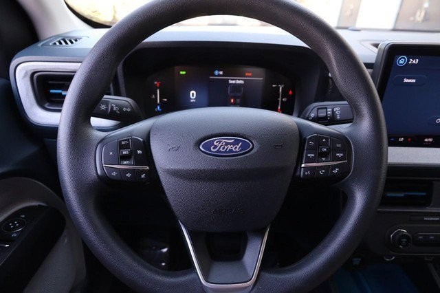 Ford Maverick Vehicle Image 10
