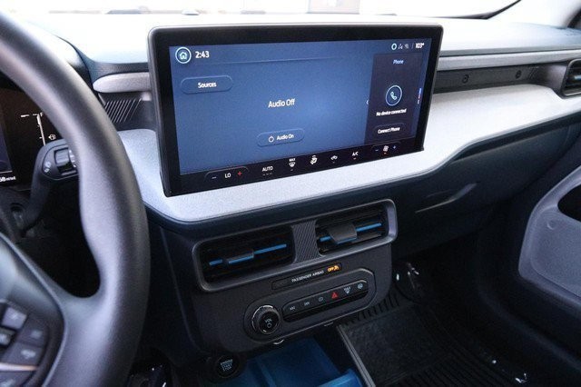 Ford Maverick Vehicle Image 15