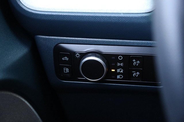 Ford Maverick Vehicle Image 21