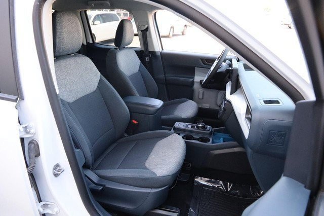 Ford Maverick Vehicle Image 28