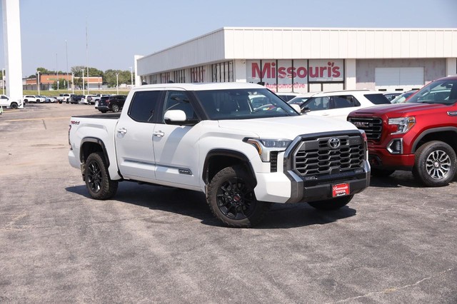 Toyota Tundra 4WD Vehicle Image 02