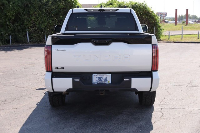 Toyota Tundra 4WD Vehicle Image 06
