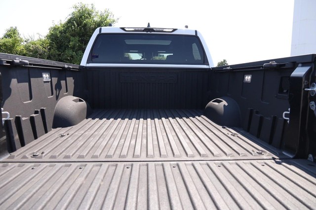 Toyota Tundra 4WD Vehicle Image 07