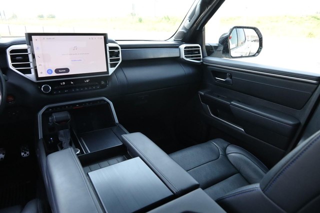 Toyota Tundra 4WD Vehicle Image 26