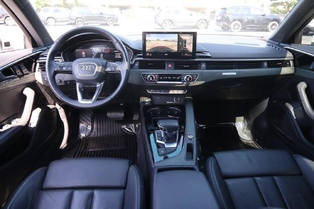 Audi A4 Sedan Vehicle Full-screen Gallery Image 23