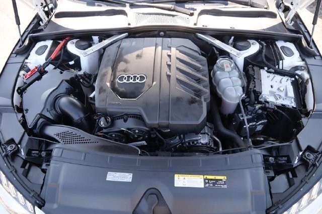 Audi A4 Sedan Vehicle Full-screen Gallery Image 29
