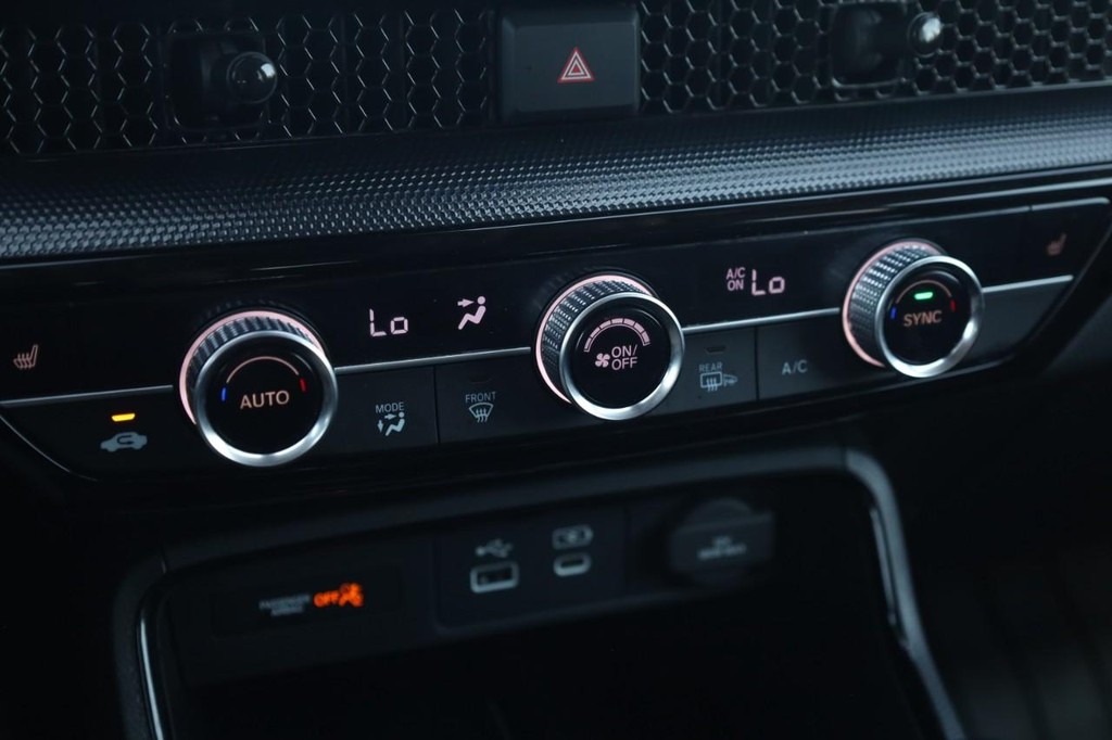 Honda CR-V Vehicle Full-screen Gallery Image 16