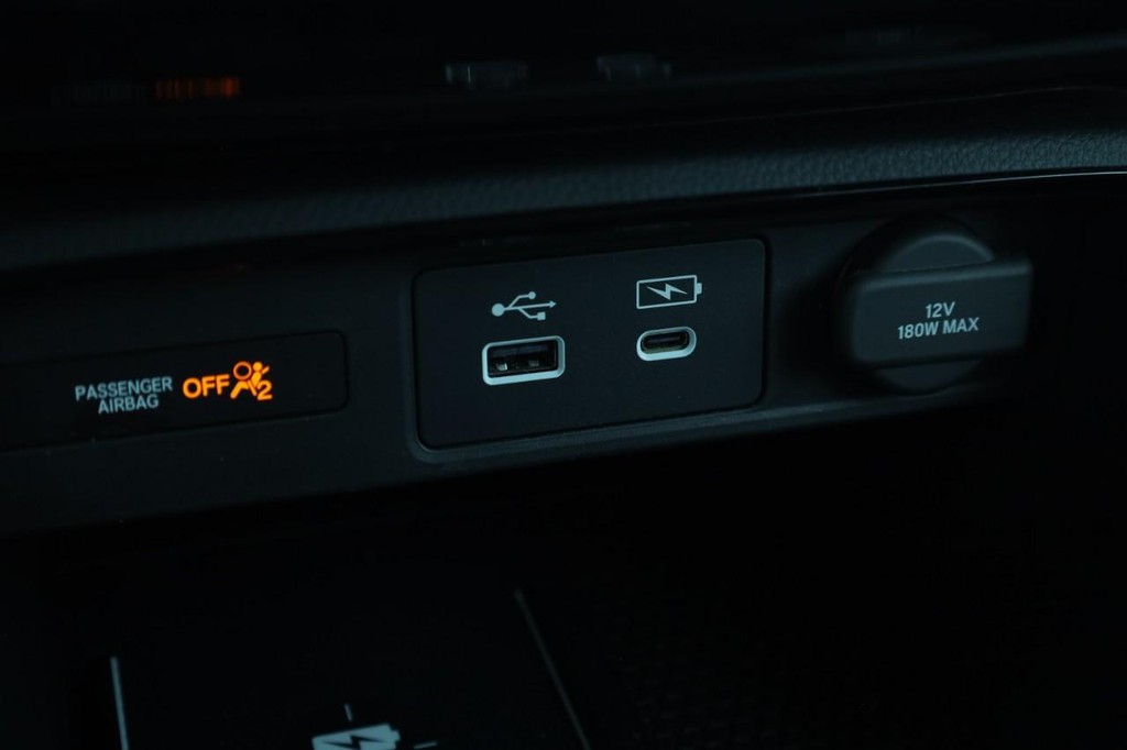 Honda CR-V Vehicle Full-screen Gallery Image 17