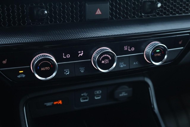 Honda CR-V Vehicle Image 16