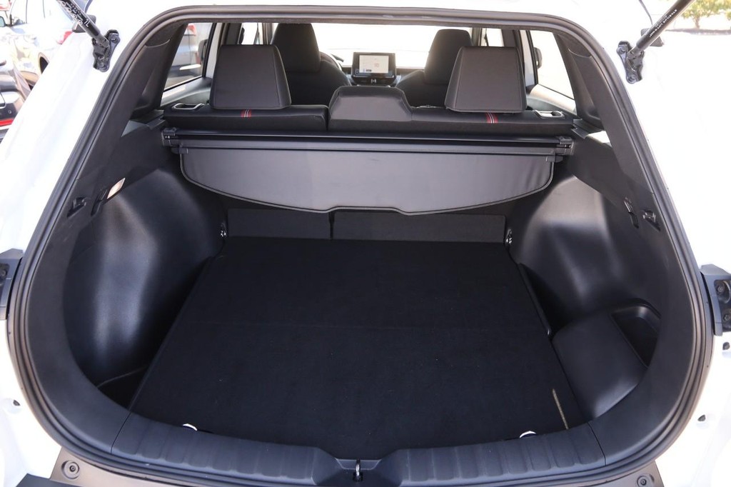 Toyota Corolla Cross Vehicle Full-screen Gallery Image 7