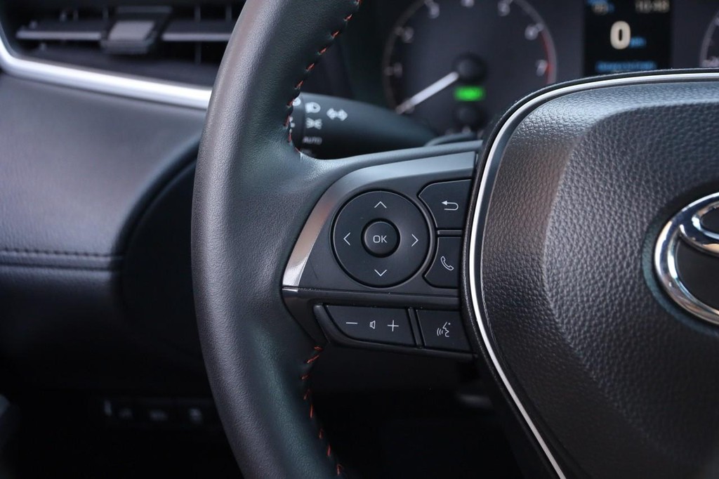 Toyota Corolla Cross Vehicle Full-screen Gallery Image 11