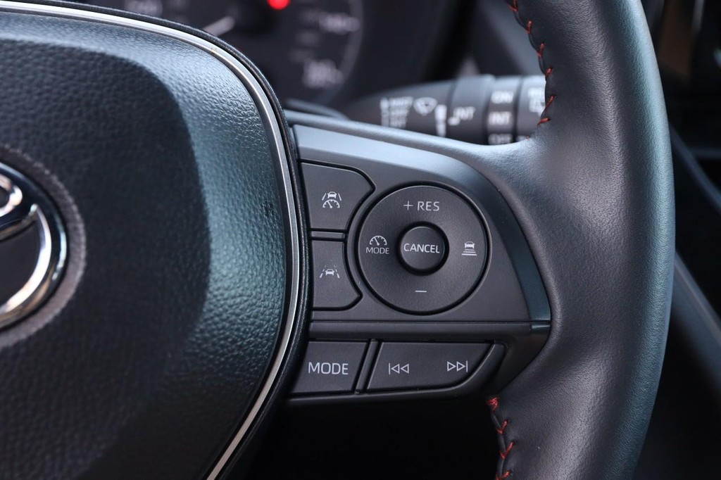 Toyota Corolla Cross Vehicle Full-screen Gallery Image 12