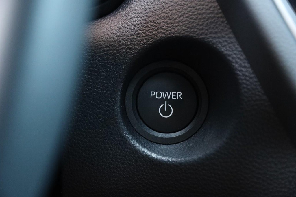 Toyota Corolla Cross Vehicle Full-screen Gallery Image 14