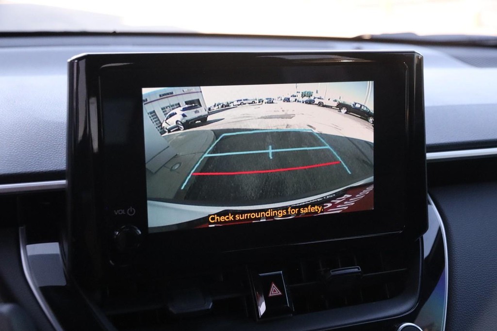 Toyota Corolla Cross Vehicle Full-screen Gallery Image 16